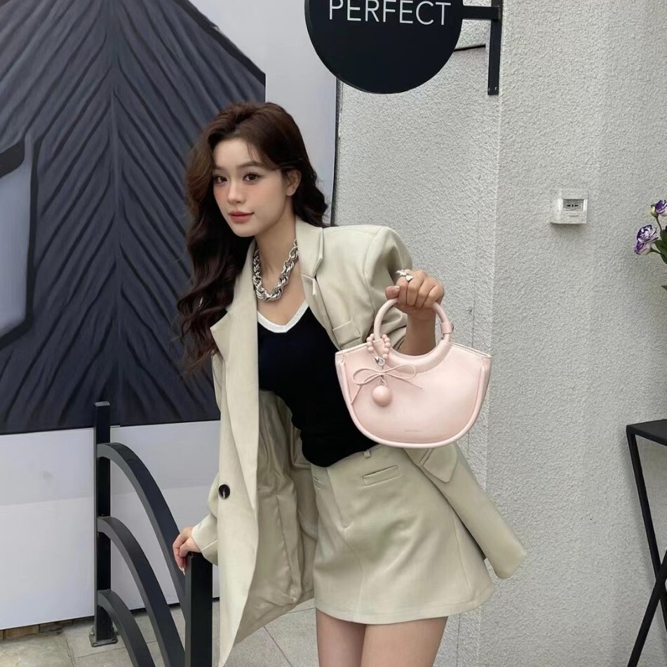 Free Shipping Designer Luxury Niche Handbag Bowknot Handheld Basket Bag Women's New Fashion Single Shoulder Crossbody Bag Leisure Shopping Bag