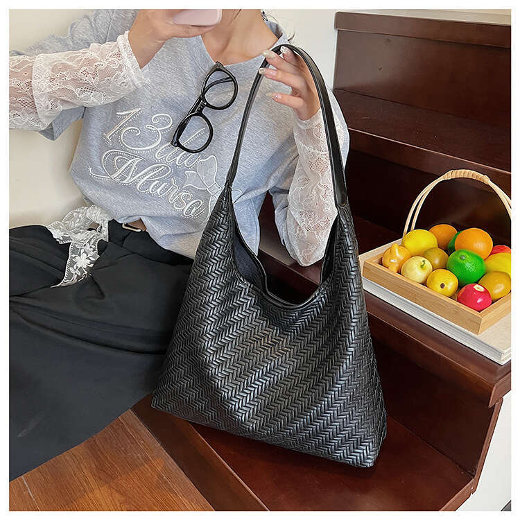 Women's Large Capacity Woven Underarm 2025 New Simple Fashion Single Shoulder Commuter Tote Bag