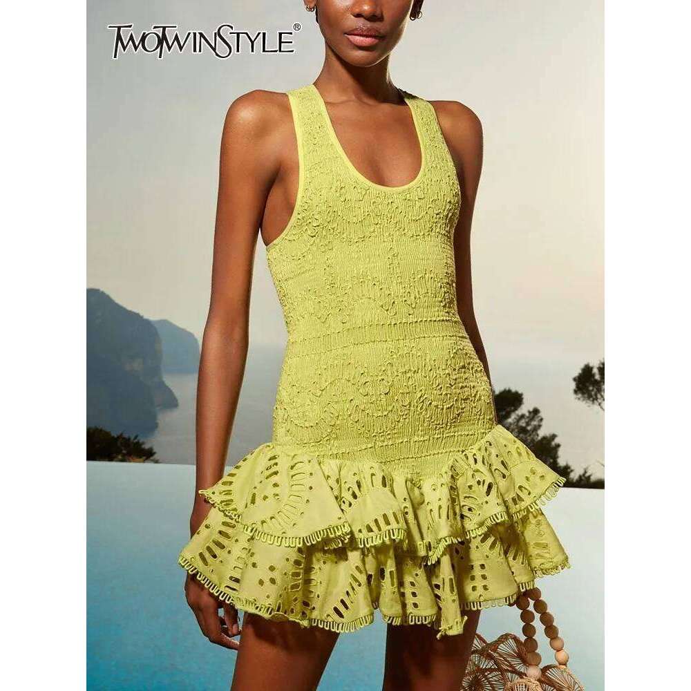 TWOTWINSTYLE Embroidery Solid Dresses For Women U Neck Sleeveless High Waist Slimming Patchwork Fold Mini Dress Female Fashion