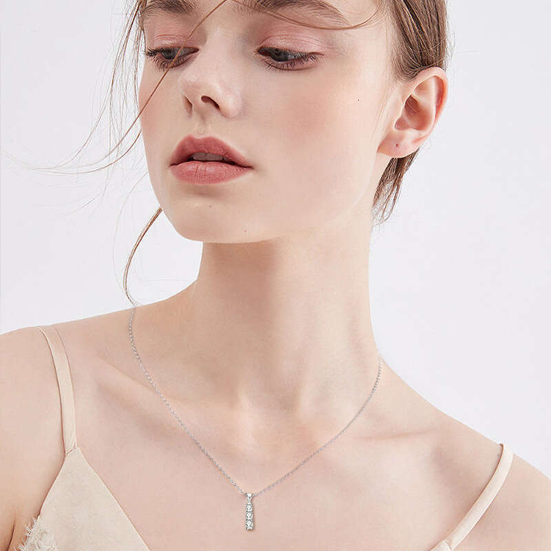 Minimalist High-End Necklace For Women Summer Elegant Niche Light Moissanite Pure Sier Pendant Ff3