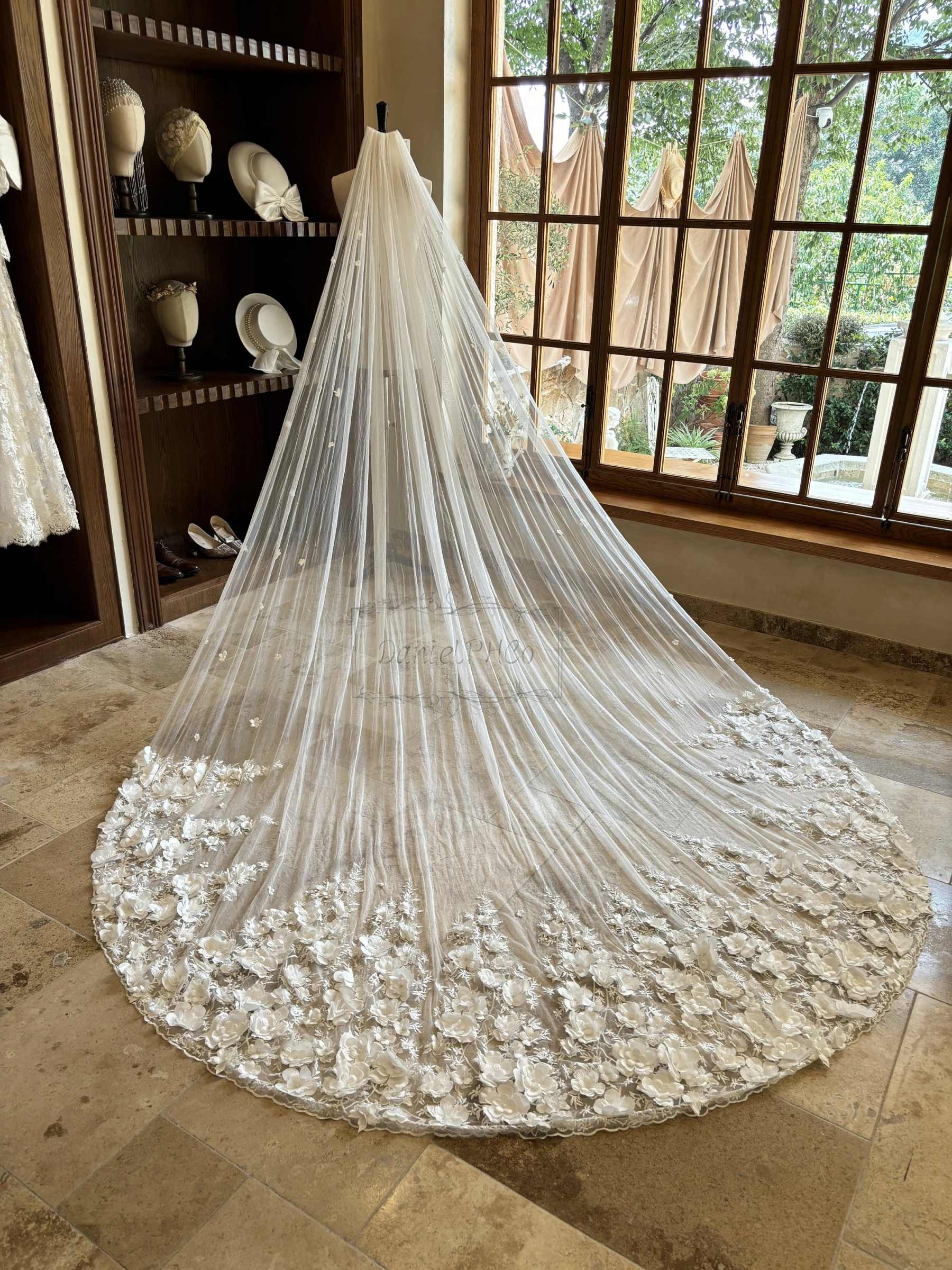 3D Floal Appliques Wedding Veil 3 Meters White Ivory Bridal Veils With Comb Wedding Headpieces Bride Accessories Customized