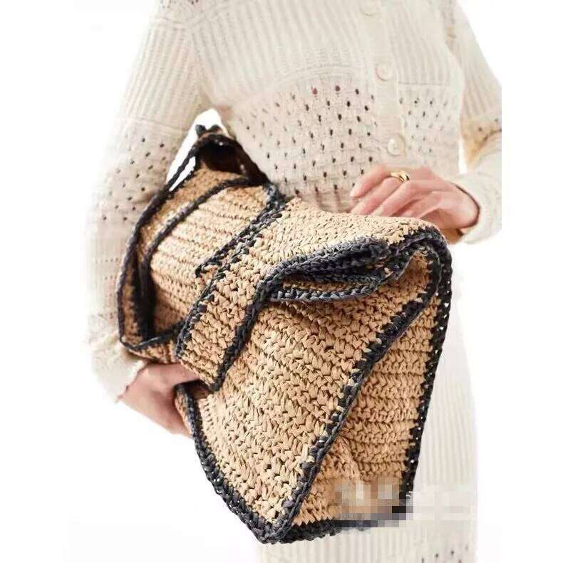 Simple shoulder grass woven bag, forest style casual versatile, large capacity beach bag