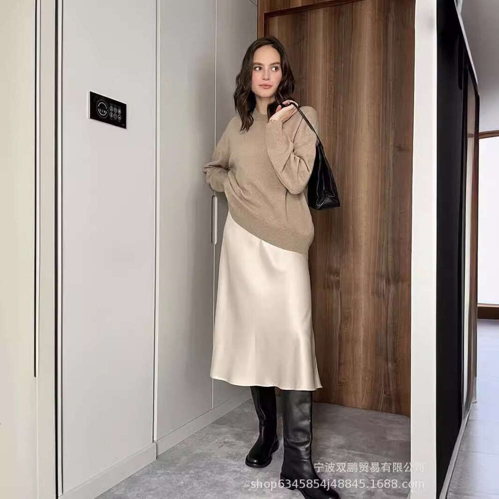 Russian Solid Color Round Neck Sweater For Women New Style Soft Knitted Basic Top B5