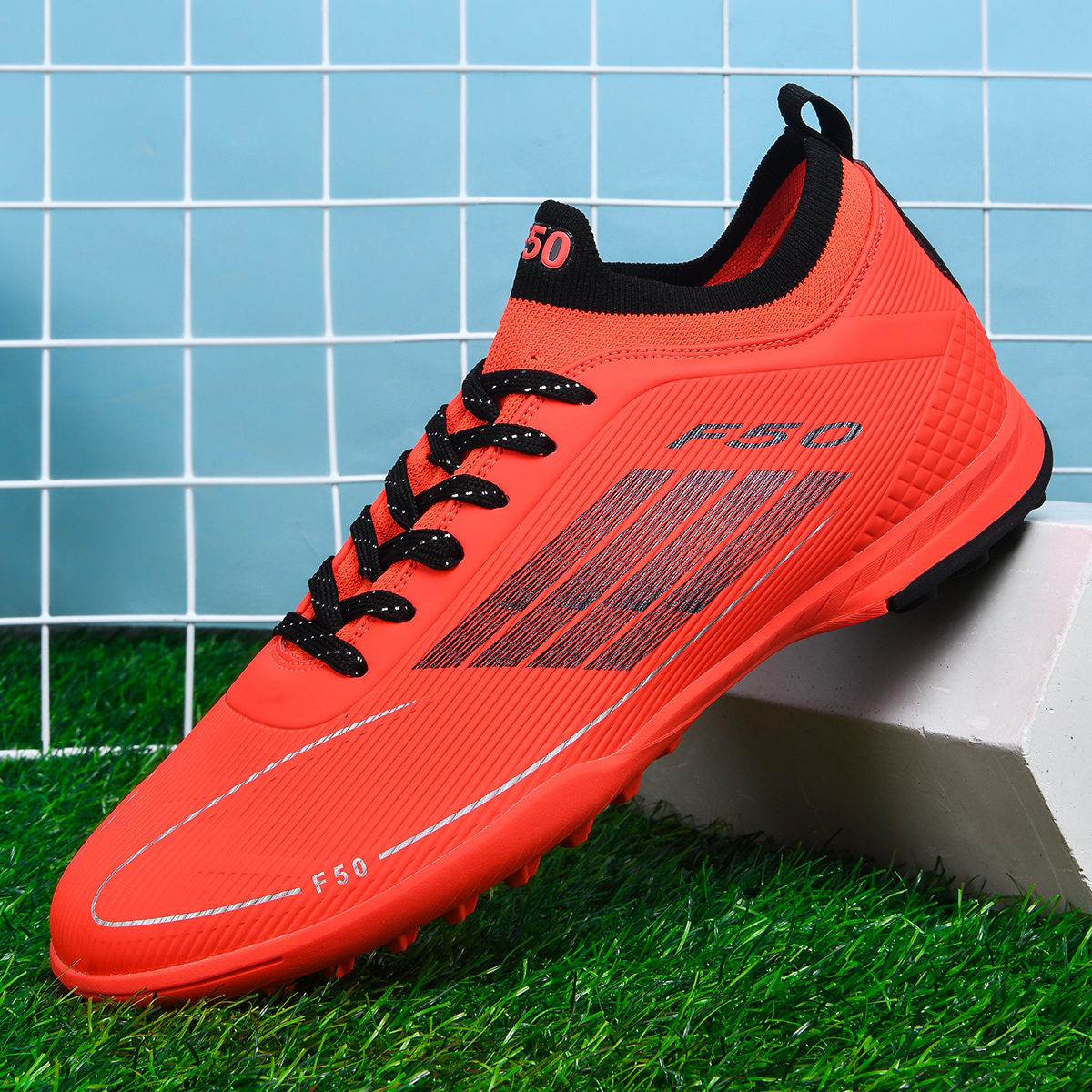 Men's football shoes 2025 spring and summer new sports shoes field training competition AG short stud shoes