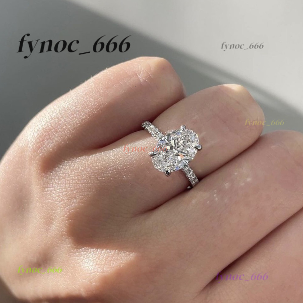 Exquisite Oval Geometry Silver Color Rings for Women Fashion Metal Inlaid White Stones Ring Jewelry