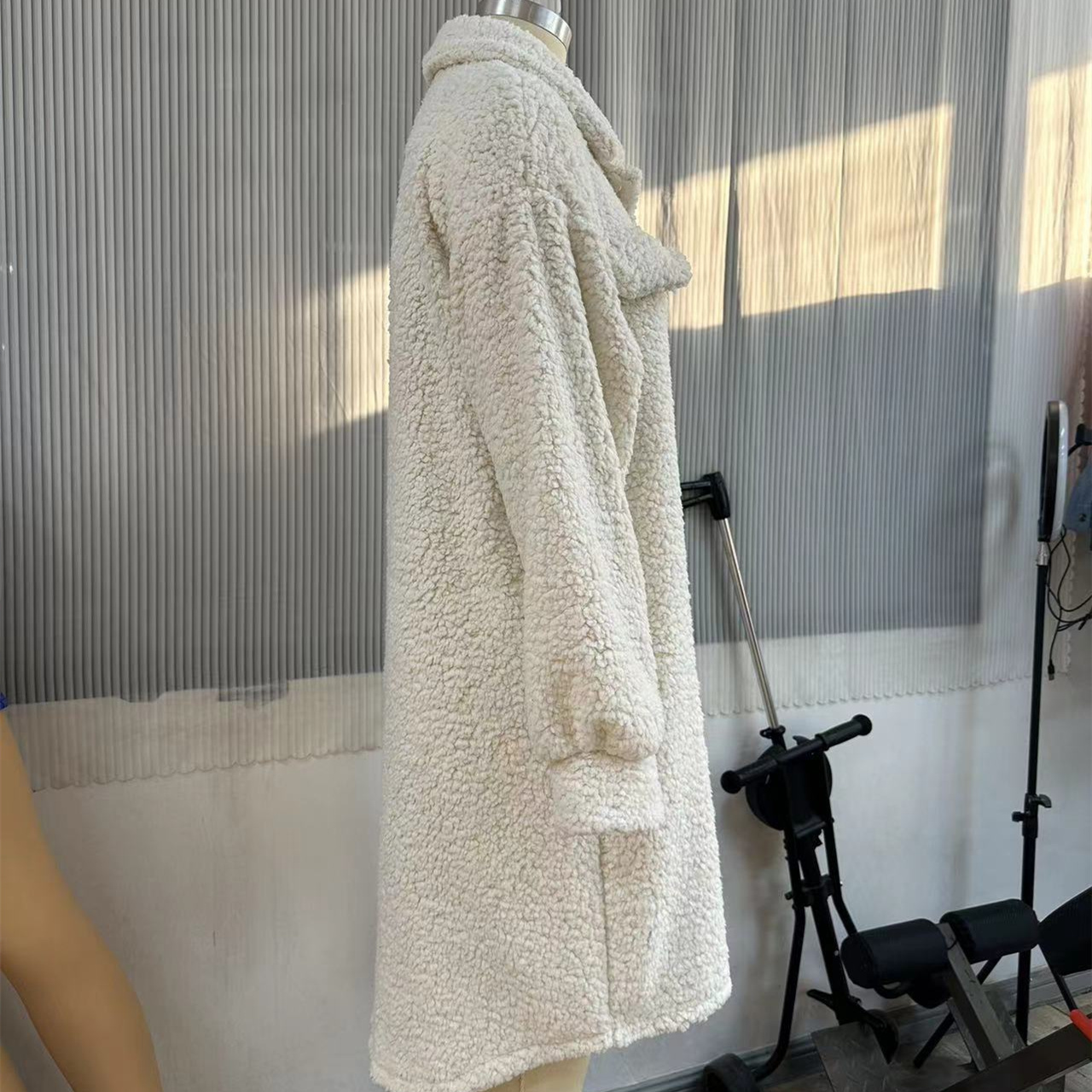 new Free shipping designer coat for women Open button lapel plush coat simple and loose temperament long coat