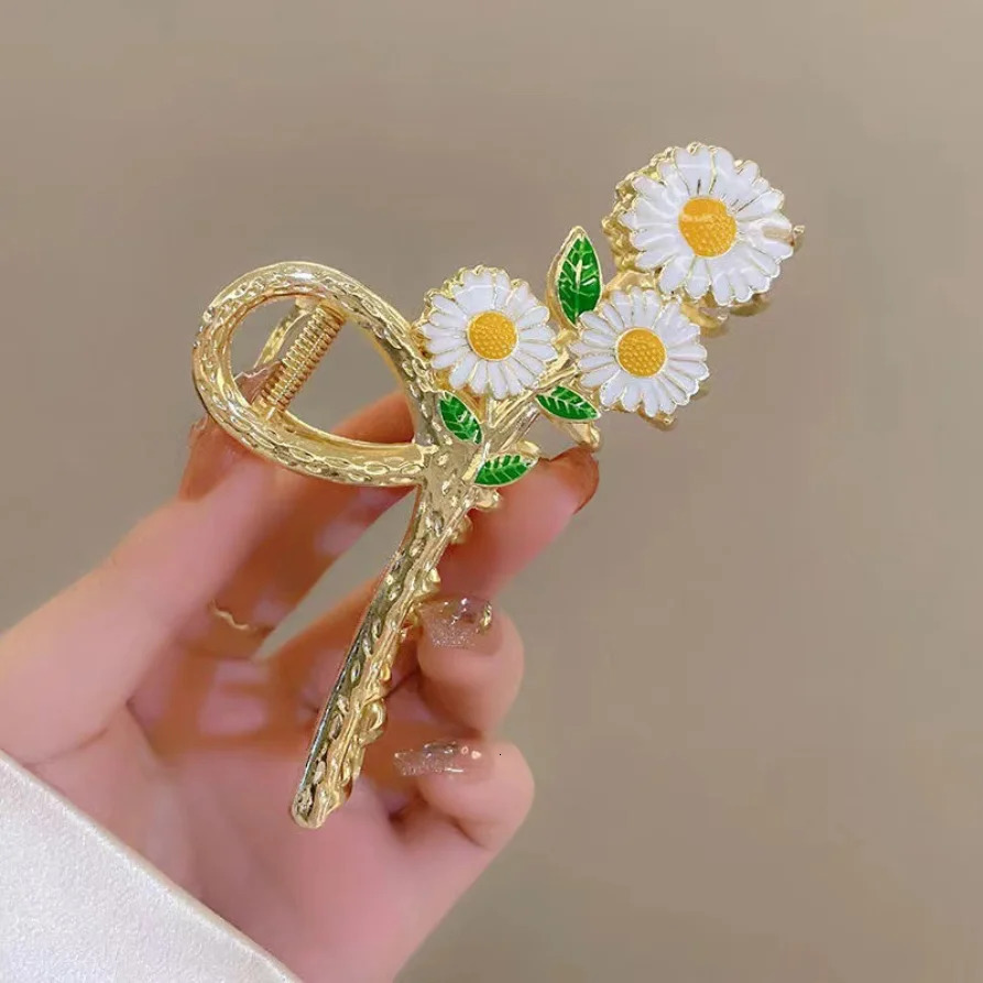 Sweet Metal Flower Hair Claw Clip Ponytail Grab Hair Clips Shark Clip Woman Hairpins For Girl Hair Accessories Headdress 250716