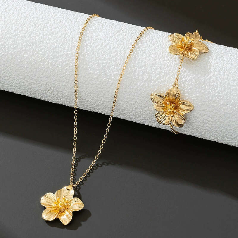 Creative Metal Hoop Flower Surround C-shaped Women's Ear Hoops Hot-selling Earrings Jewelry