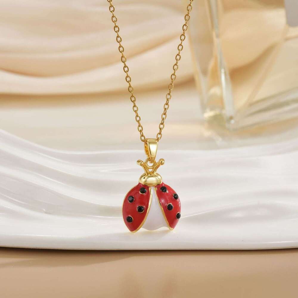 Personalized Cartoon Beetle Necklace Seven-Star Ladybug Pendant Jewelry Light Niche Style Versatile Titanium Steel Collarbone Chain 961