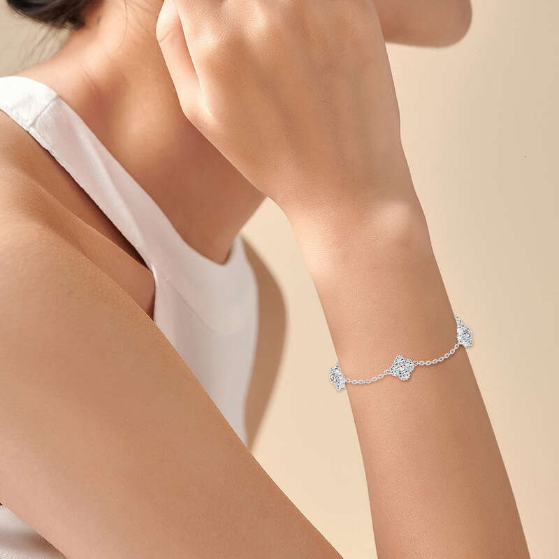 S Pure Sier Five-Flower Four-Leaf Clover Bracelet Moissanite Light High-End Sense Internet Celebrity Same Style Jewelry 3B5