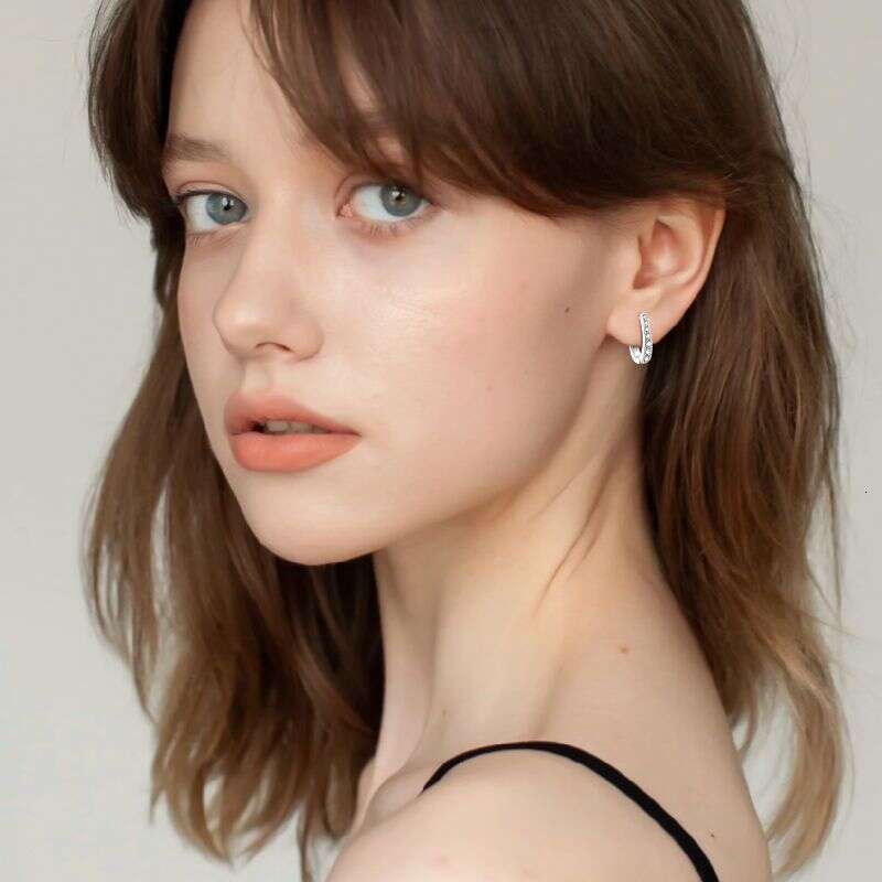 Fashionable Personality Commuting U-Shaped 0.3 Carat Moissanite Hoop Earrings Elegant Versatile Pure Sier Jewelry Bf1