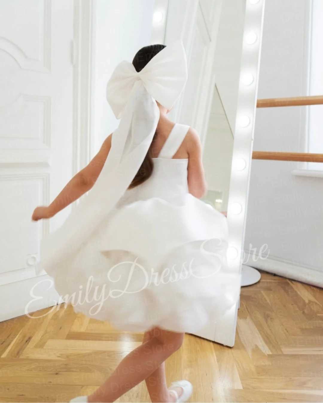 Customized Black Flower Girl Dress For Wedding Velet Layered Mini Cute Baby Kids Birthday Party First Communion Ball Gown Z250716