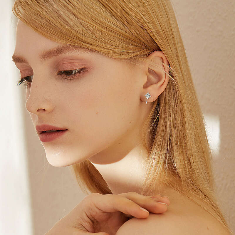Internet Celebrity Fashion Simple D Color Moissanite Four-Prong Earrings For Women, Elegant Niche Versatile Pure Sier Ear Bone Stud Jewelry 222