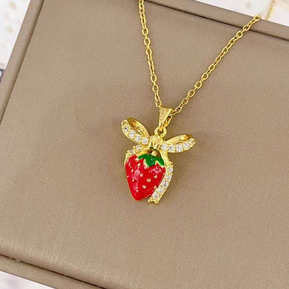 Internet Celebrity Fresh Strawberry Necklace For Women Red Versatile High-End Jewelry Niche Design Spring Summer Titanium Steel Collarbone Chain 98D