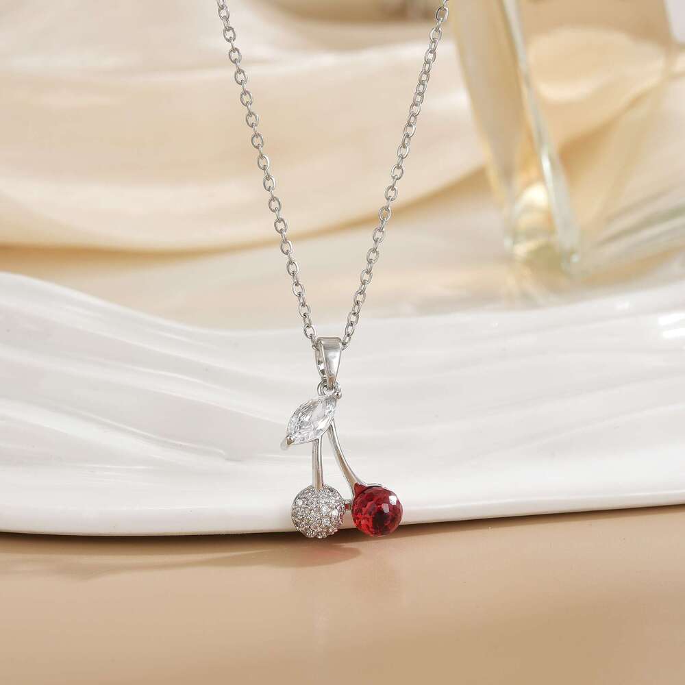 Korean Japanese Style High-End Red Pendant Cherry Necklace For Women, Light Niche Design Clavicle Chain, Elegant And Exquisite Choker 939