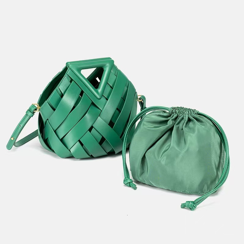 Free Shipping Designer Luxury Hollow Out Vegetable Basket Women's Niche Elegant High-end Fashion Inverted Triangle Handheld Woven Bag Shopping Sh