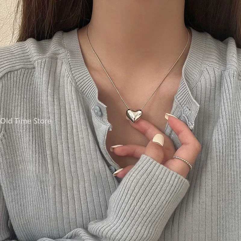 Vintage Love Heart Pendant Necklace for Women Trend Aesthetic Gold Color Metal Chain Collar Choker Party Jewelry Birthday Gifts XJ250717