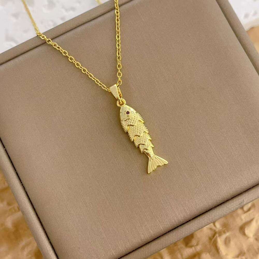 Fashion Versatile Light Personalized Animal Koi Titanium Steel Pendant Necklace Women's Collarbone Chain B40