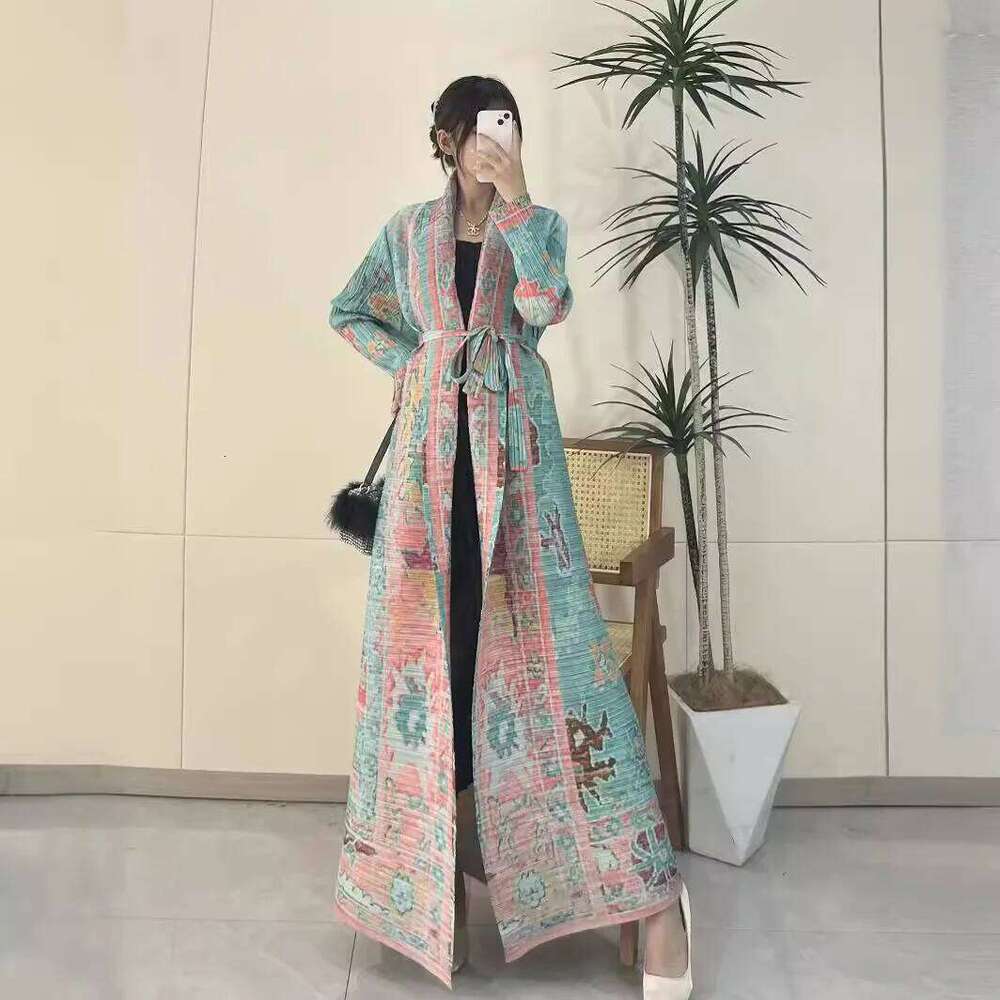 Pleats Elegant Pleated Trench 2024 Spring And Summer New Long Robe Coat Jacket Cape Print Fashion