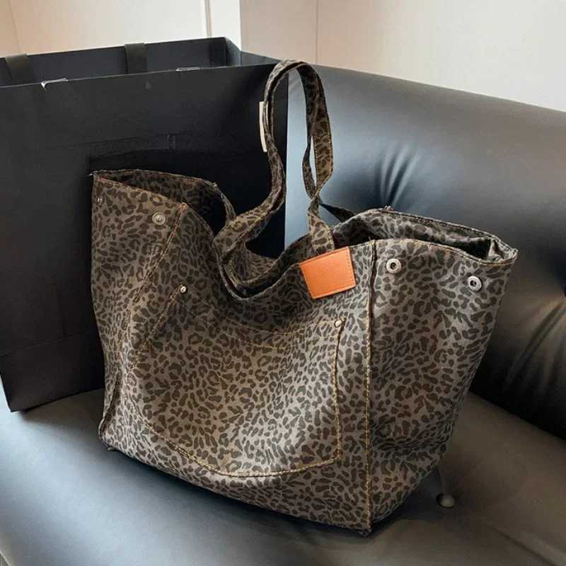 Oversized Leopard Prints Shoulder Bags for Women Deformable Canvas Large Capacity Shopping Totes 2024 Winter New Handbags Z250717