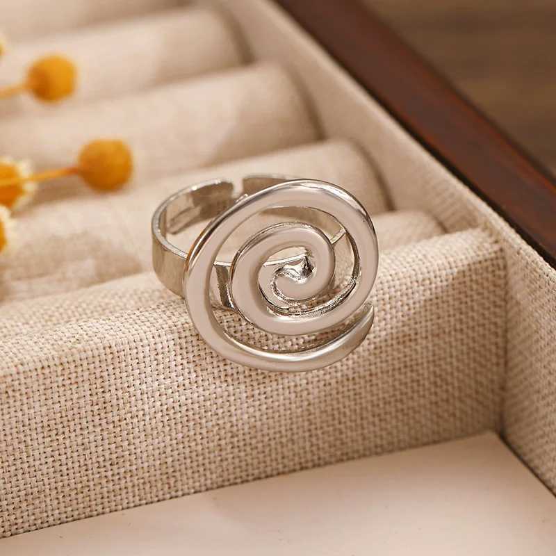 Hip Hop Burning Sun Pendant Leather Rope Necklace Vintage Whirlpool Geometric Necklaces For Men Boys XJ250717