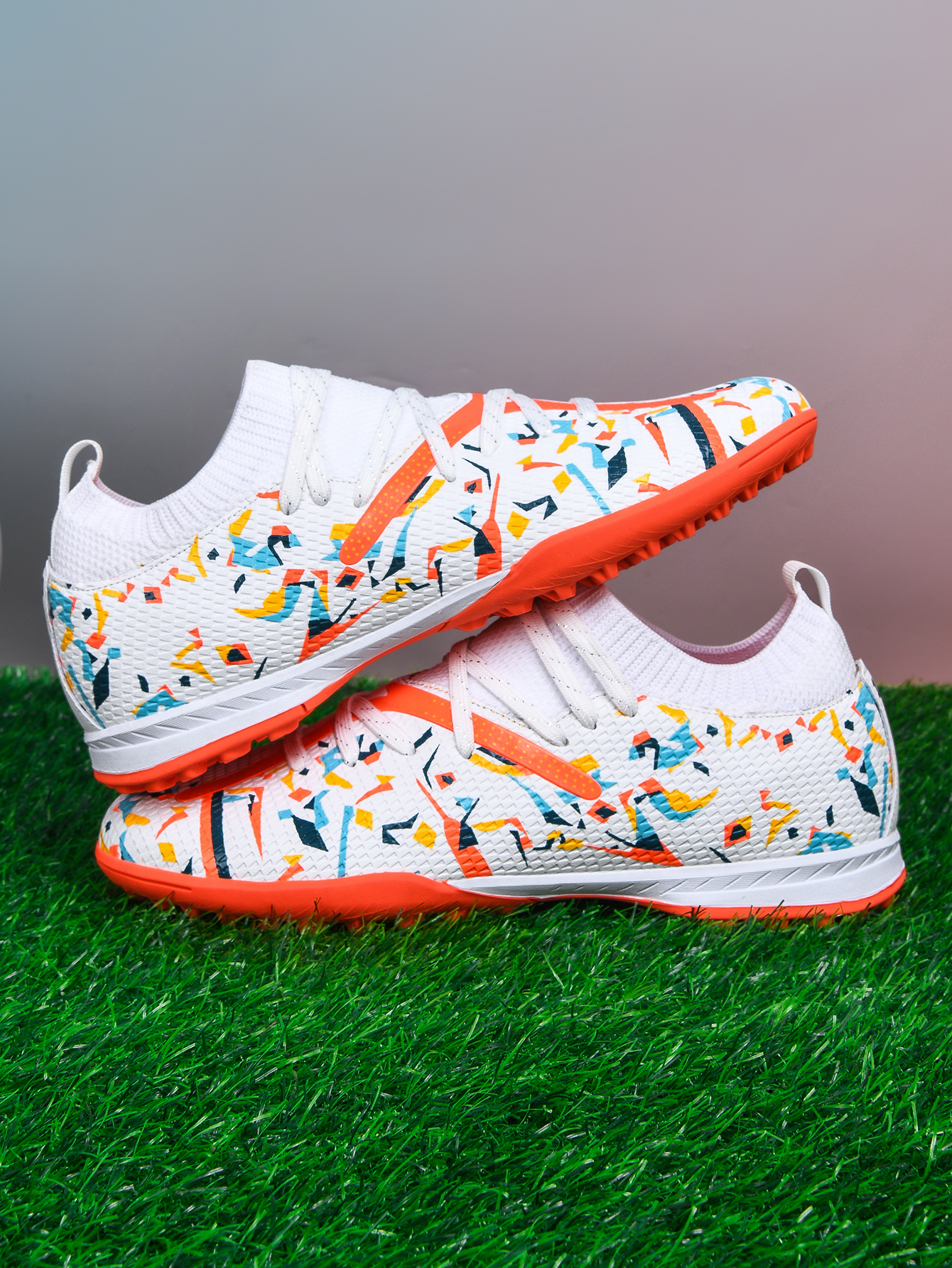 Summer Men's and Women's FG Long Spikes TF Crushing Spikes Breathable Flyknit Mesh Professional Competition Football Shoes for Adults Compet