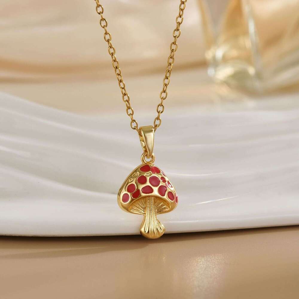 Trendy Oil-Drip Strawberry Cherry Fruit Necklace For Women, Light Niche High-End Titanium Steel Non-Fading Collarbone Chain Dd0