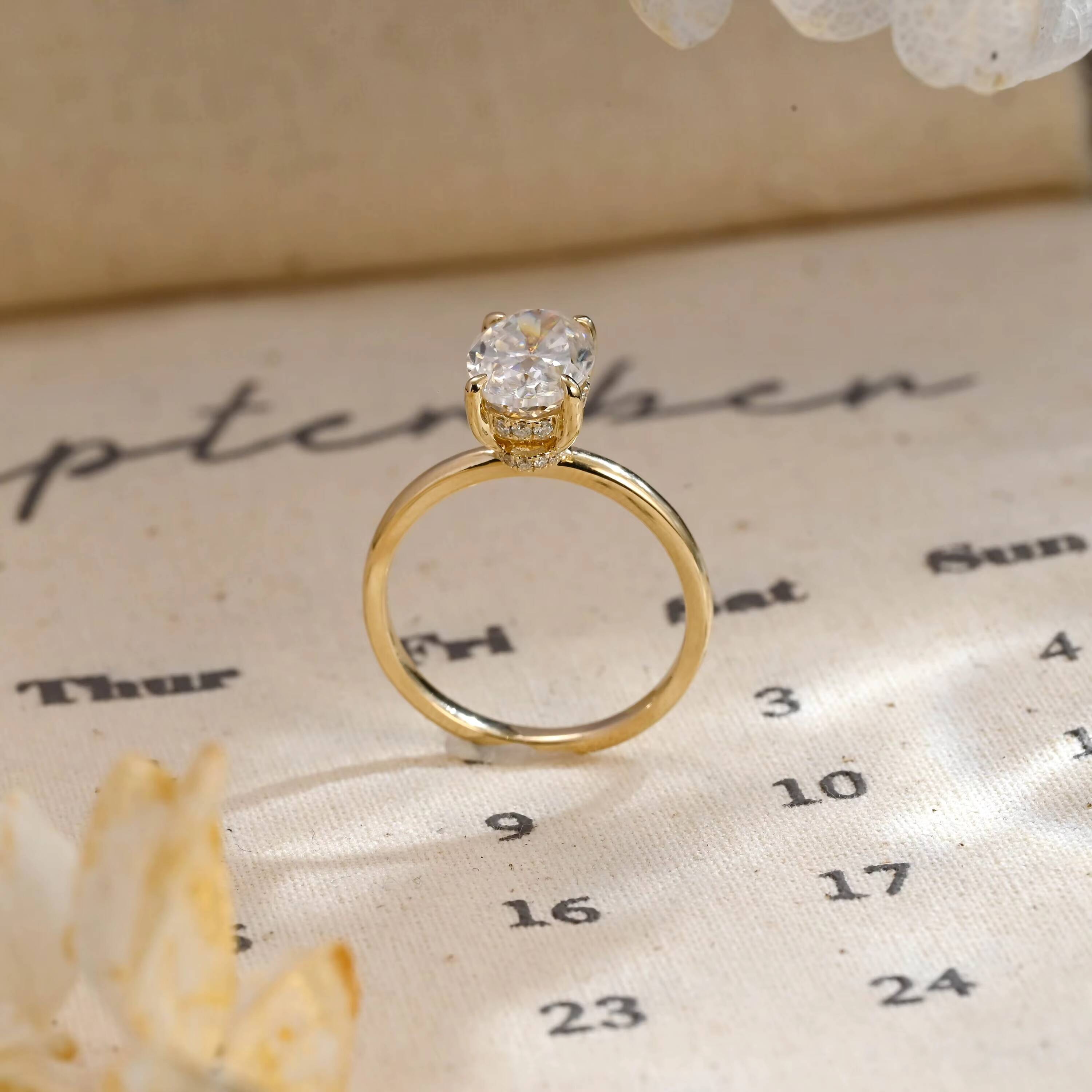 Factory Price VVS Moissanite Diamond 925 Sterling Silver Crushed Ice Cut Oval Moissanite Engagement Ring with Double Hidden Halo