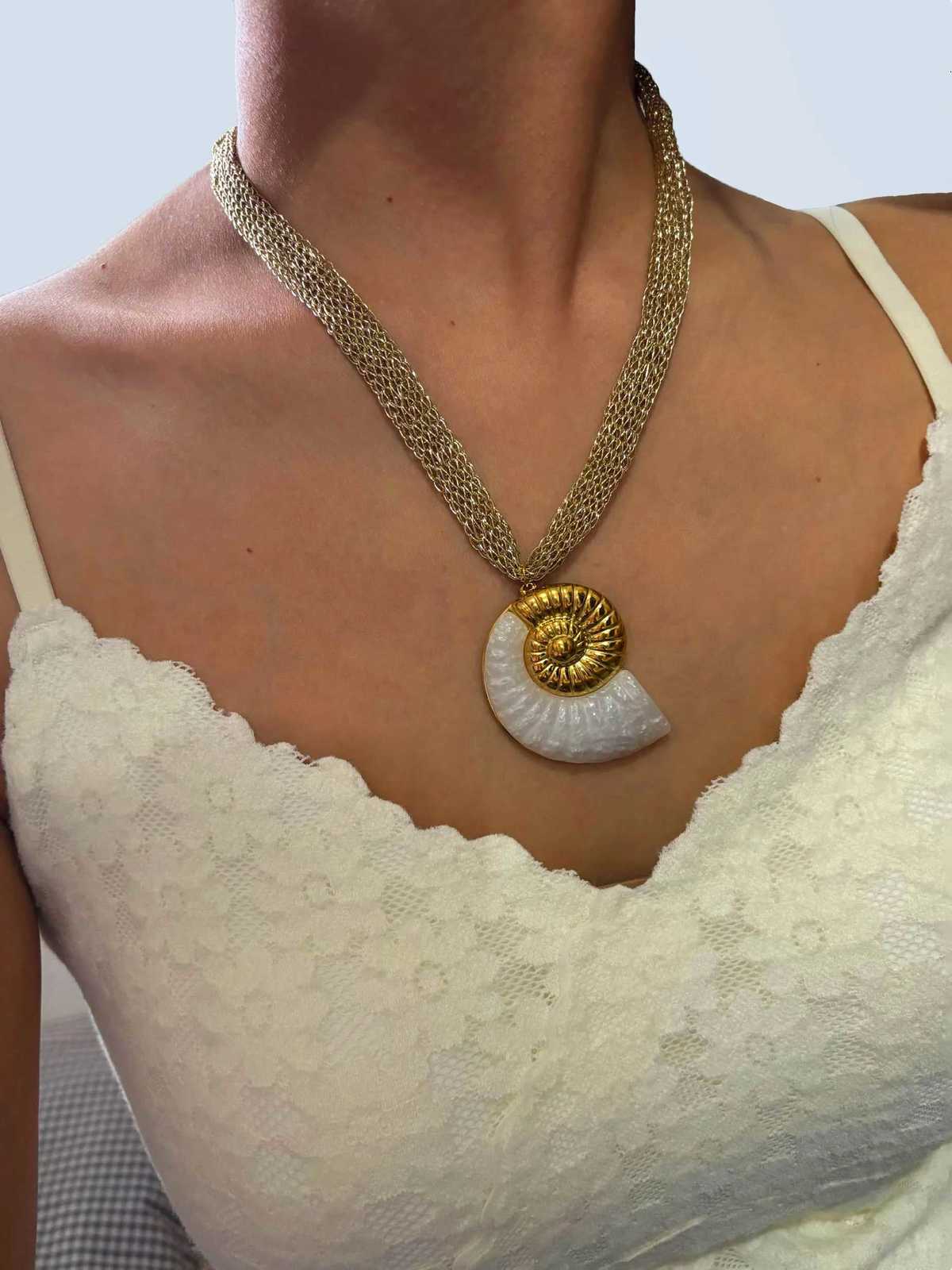 GHIDBK Stainless Steel Exaggerated White Resin Conch Leaf Sun Pendant Necklace for Women Trendy Knitted Mesh Belt Chain 2025 New XJ250717