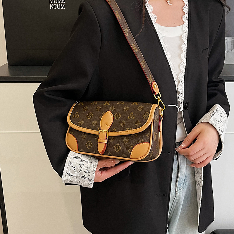 New arrival! Classic and stylish printed shoulder crossbody bag, a versatile and trendy small square bag, perfect for commuting women