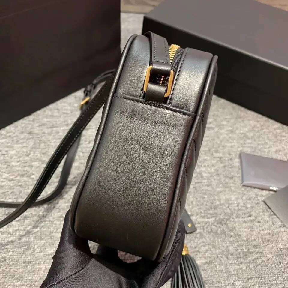 Fashionable Versatile Cow Leather Women's Small Square Crossbody Shoulder Bag Single Handle Wristlet For Camera