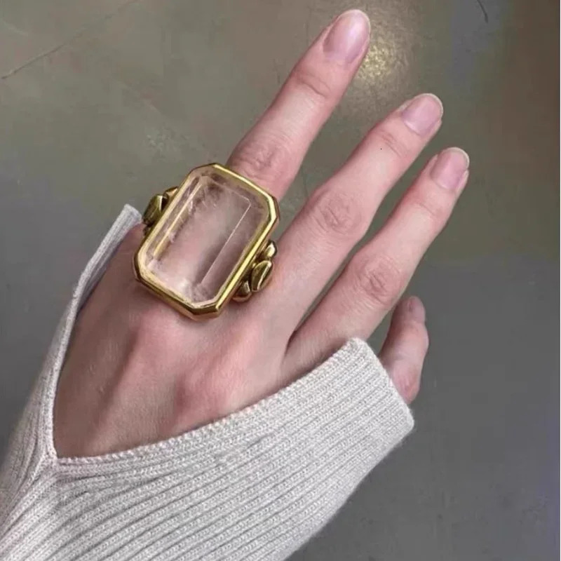14K Gold-plated French retro fashion square sugar natural stone crystal ring exaggerated vacuum high-end feeling ring 250716
