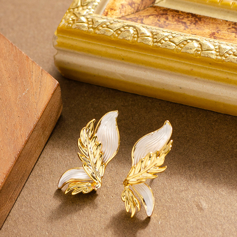 S Sier Needle French Elegant Exquisite Enamel Angel Wings Earrings for Women Niche Personality Trendy Ear Jewelry