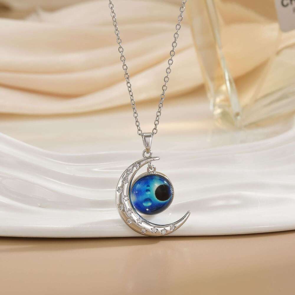Galaxy Starry Sky Moon Pendant For Women Versatile Fashion Trend Titanium Steel Collarbone Chain Necklace 145