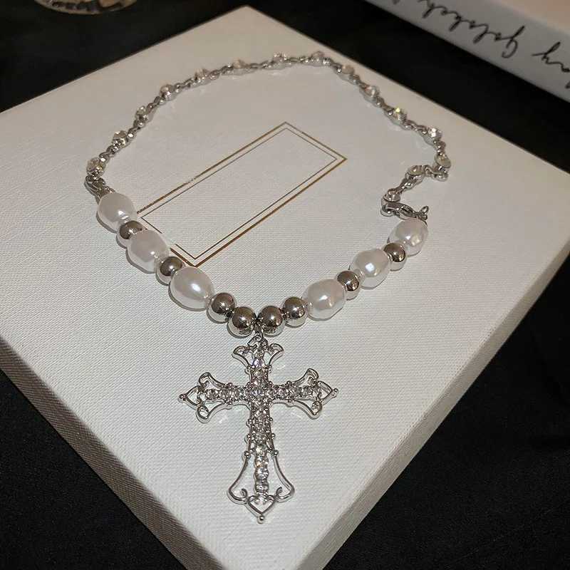 2022 Trendy Pearl Cross Pendant Necklace Hip Hop Retro Men Women Religious Jewelry Boys Girls Anniversary Party Birthday Gifts XJ250717
