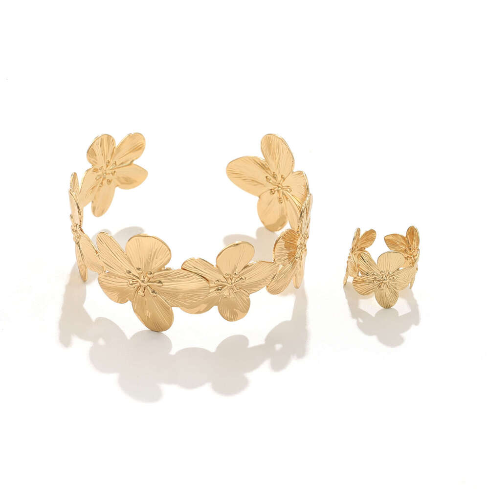 Creative Metal Hoop Flower Surround C-shaped Women's Ear Hoops Hot-selling Earrings Jewelry