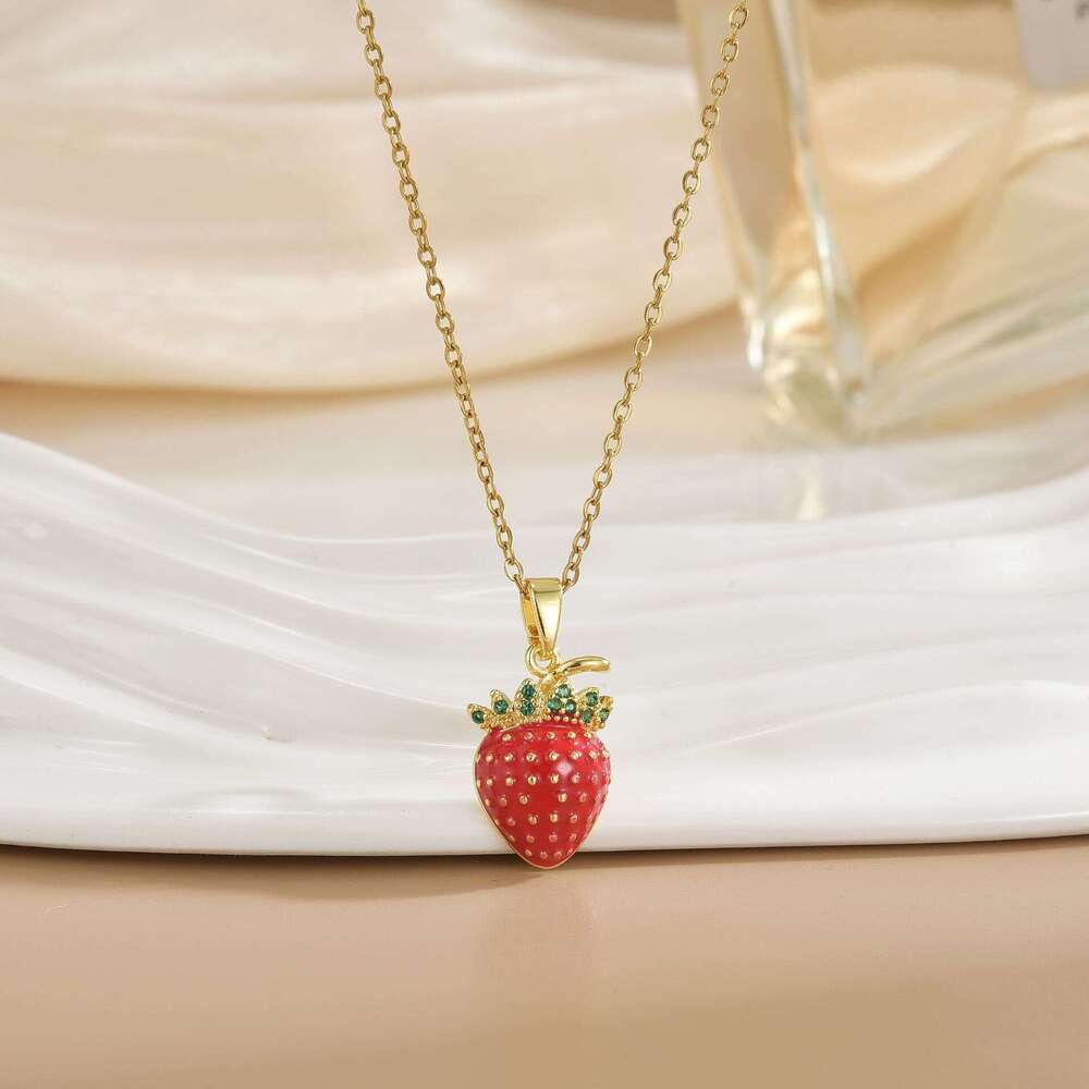 Cute Red Strawberry For Women, Light Niche High-End Pendant, 2024 Autumn New Collarbone Chain Necklace C13