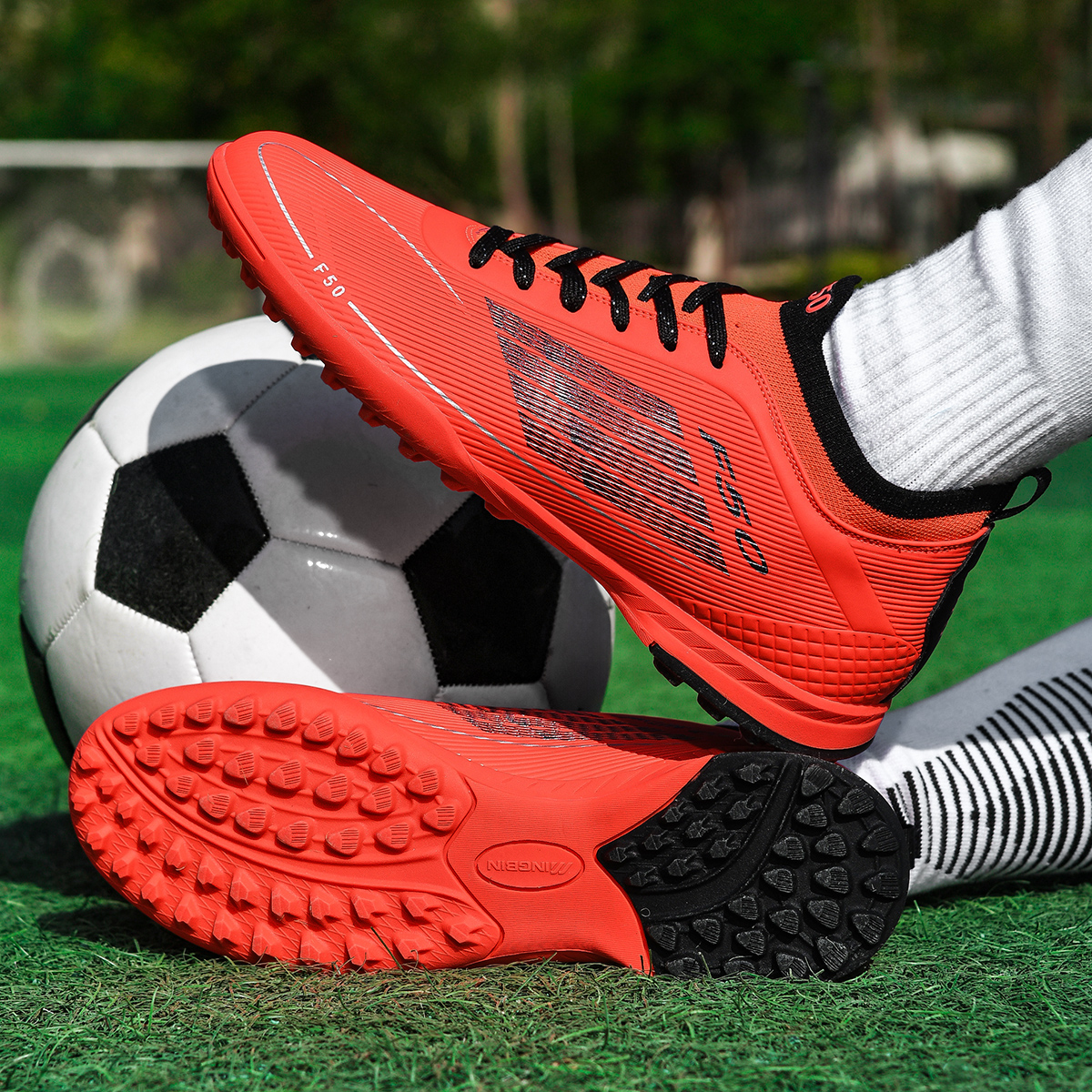 Men's football shoes 2025 spring and summer new sports shoes field training competition AG short stud shoes