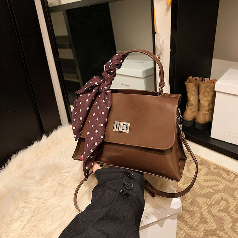 2024 High-Quality Large Capacity for Women, New Autumn and Winter Handbag, Fashionable Trendy Commuter Versatile Crossbody Bag