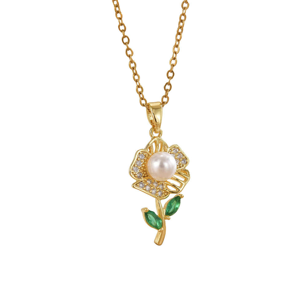 Titanium Steel Necklace For Women Copper Gold Plated Zircon Inlaid Suower Pendant Niche Design Elegant High-End Accessory 98E