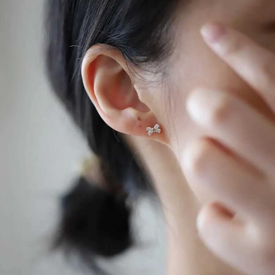 Fashion Shiny Crystal Bowknot Stud Earrings For Women Gold Color Exquisite Daily Wear Ear Piercing Jewelry Accessories Gifts y250715