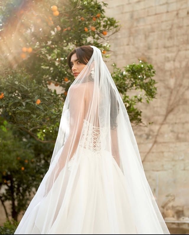 Floral V Neck Wedding Dresses Long Sleeves Beading Lace Appliques Bridal Gowns Backless Buttons Vestido De Novia Vestidos De Novia