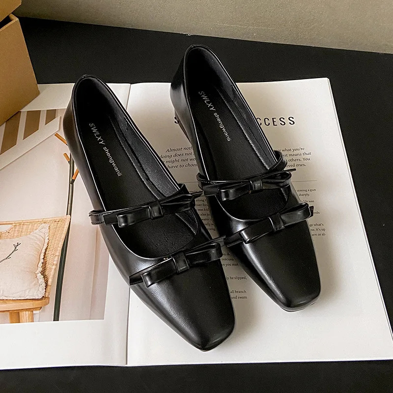 Womens Flat Shoes Thick Heeled Square Head Fashion Sweet Single Shoes Bow Elegant Small Leather Shoes 250712