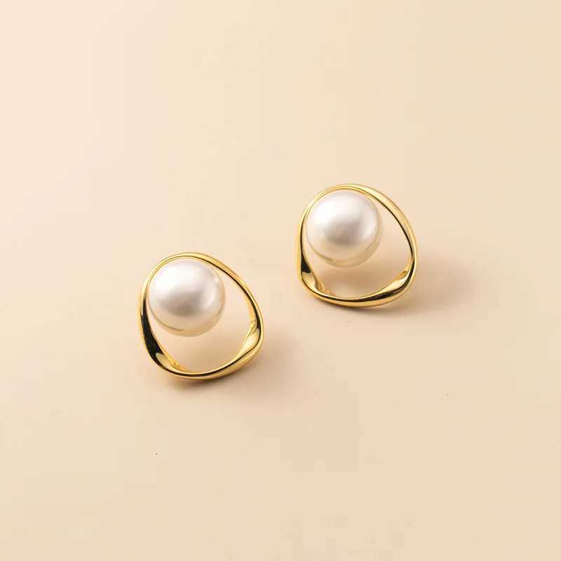 Irregular Round Circle Stud Earrings Elegant Vintage Pearl Earrings for Women Fashion Metal Geometry Personality Jewelry Gift y250715
