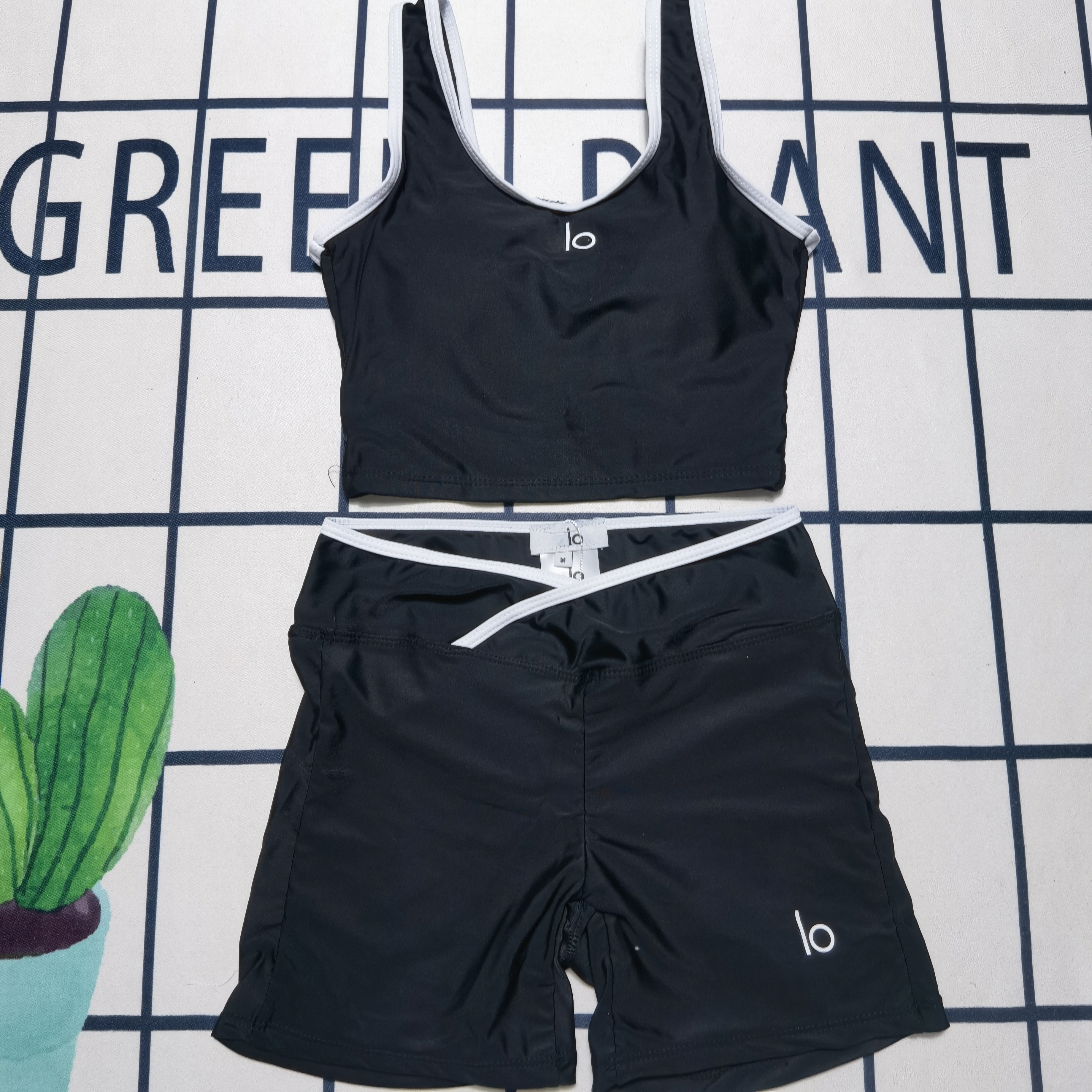 Comfortable Patchworked Gym Outfit for Ladies Active Trousers with Stretchy Bra Top Accessory Pack