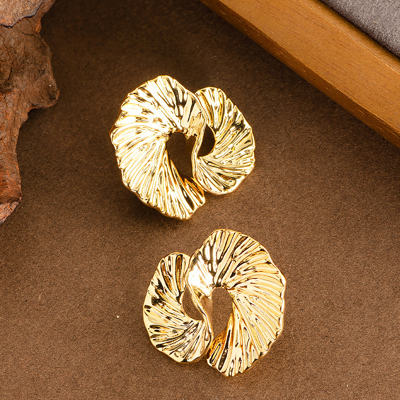 Unique Personality Design Irregular Abstract Texture Metal Round Stud Earrings for Women High-end Sier Needle Ear Jewelry
