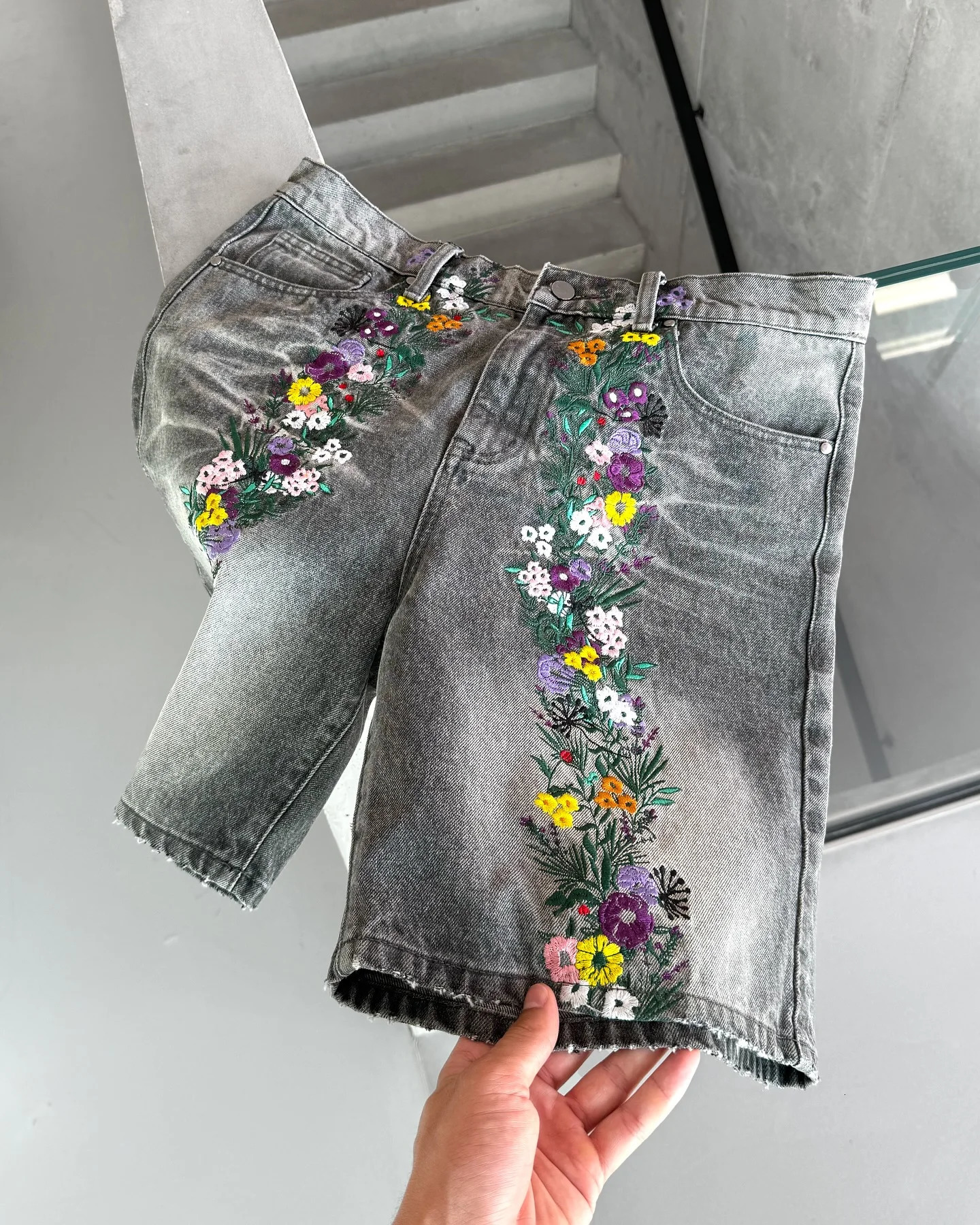 BLOOM Shorts Fashion Hip Hop Retro Flower Embroidery Denim Short Grey Washed Baggy Casual Jeans Y2K Harajuku Men Women Gym Jorts 250716