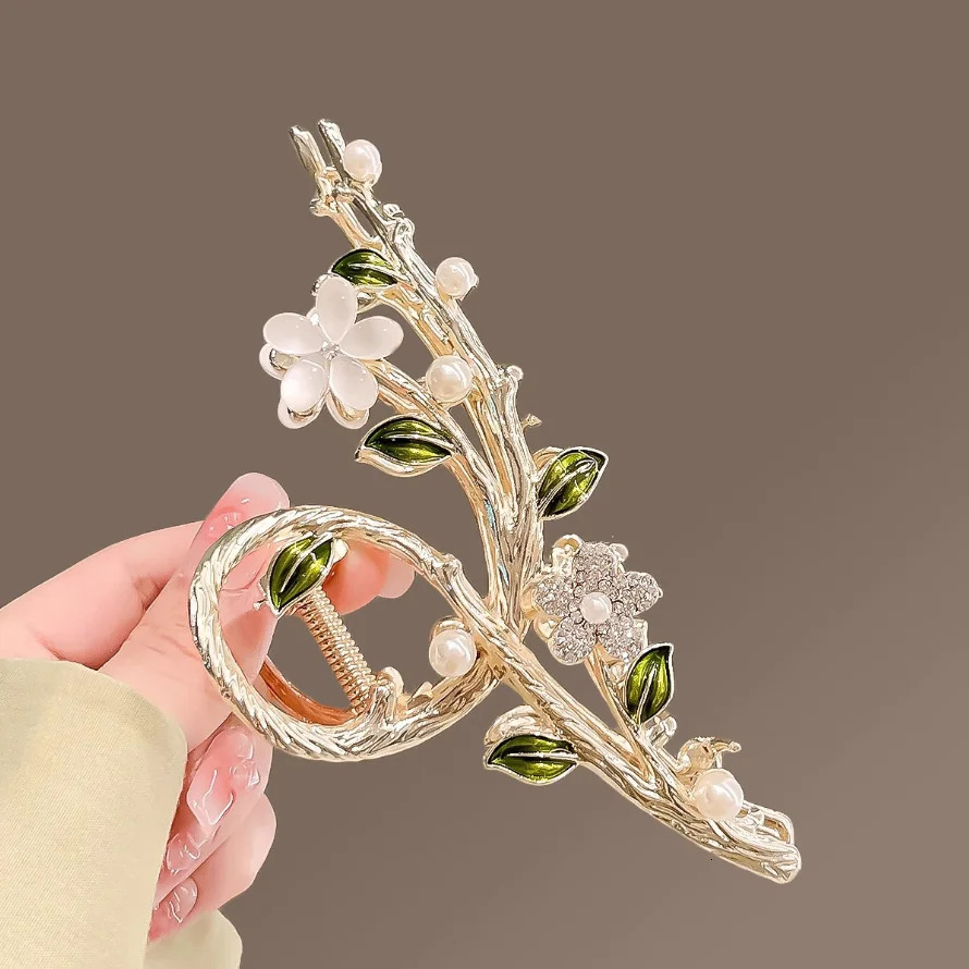 Sweet Metal Flower Hair Claw Clip Ponytail Grab Hair Clips Shark Clip Woman Hairpins For Girl Hair Accessories Headdress 250716