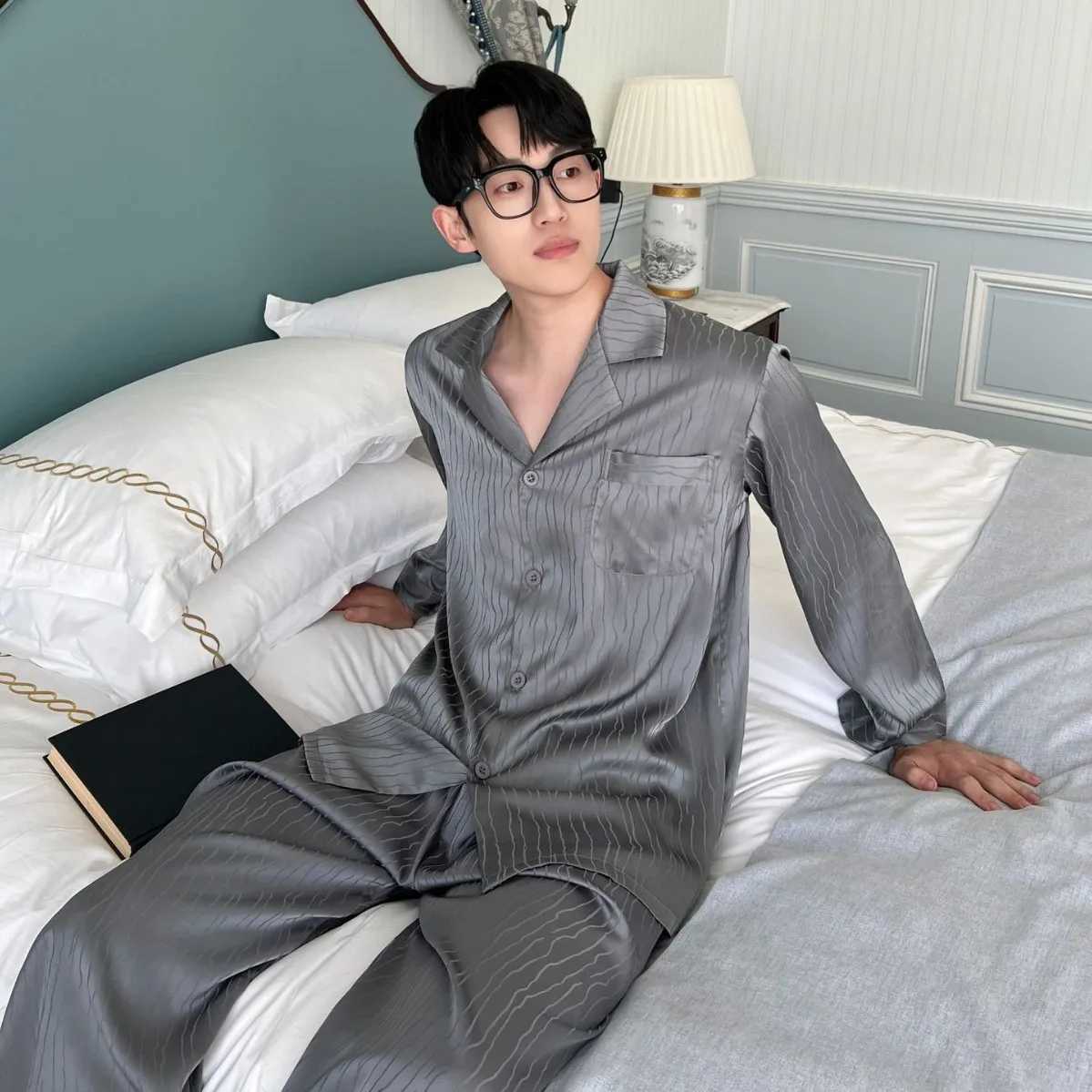 Plus Size Mens Sleepwear 3Pcs Pajamas Set Summer New Satin Nightwear Home Clothes Fashion Jacquard Stripes Loungewear Pajamas W250717