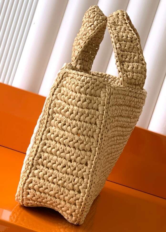 Hot Selling Luxury women's crossbody bag Lafite grass crossbody bag with elegant design, suitable for daily use by the brand